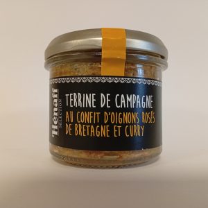 Terrine   campagne au confit d'oignons BriTerrinesés de bretagne et curry
